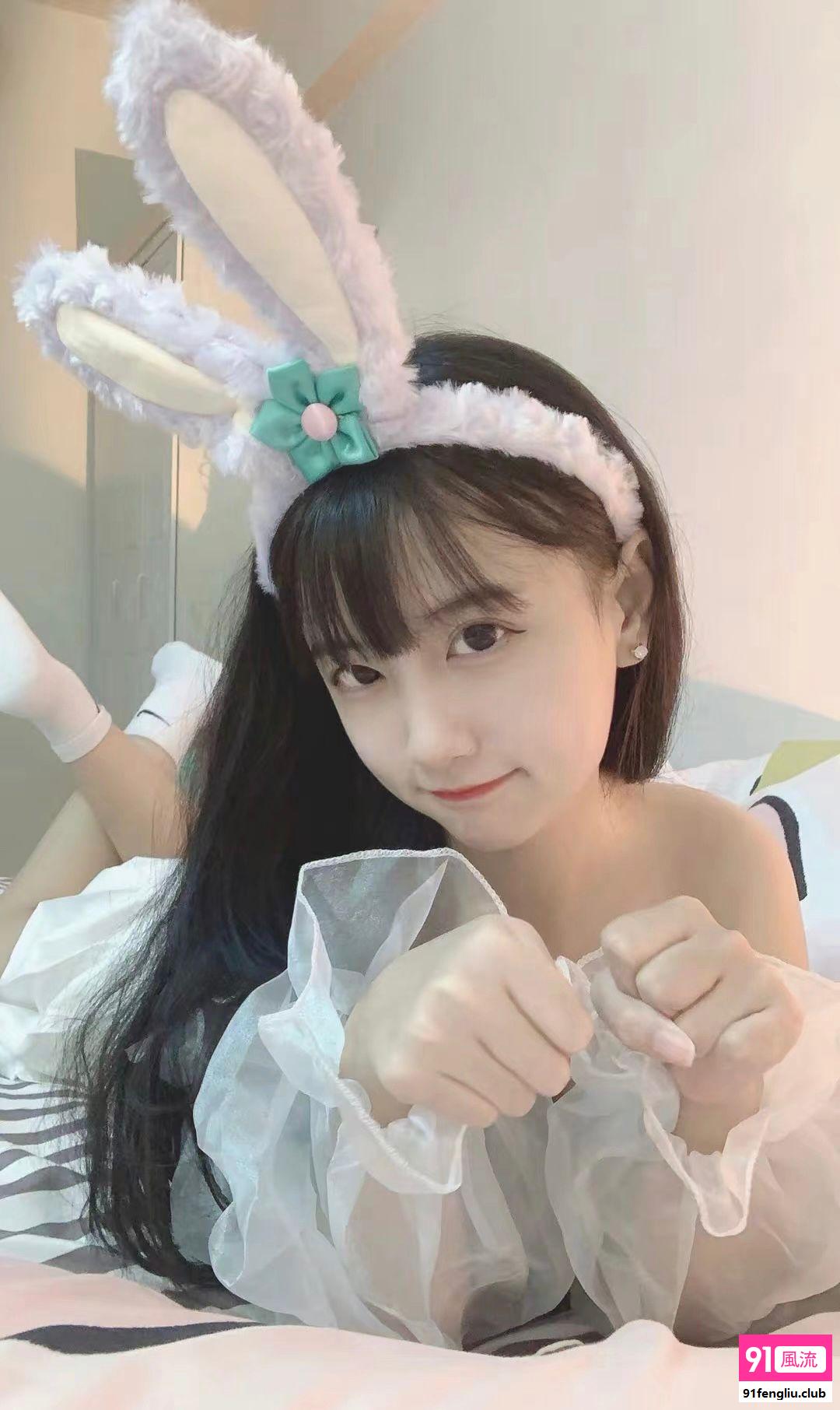 可三通的白虎小萝莉